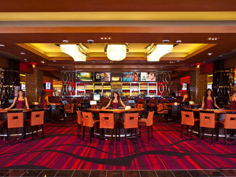 Rush Lounge & Party Pit