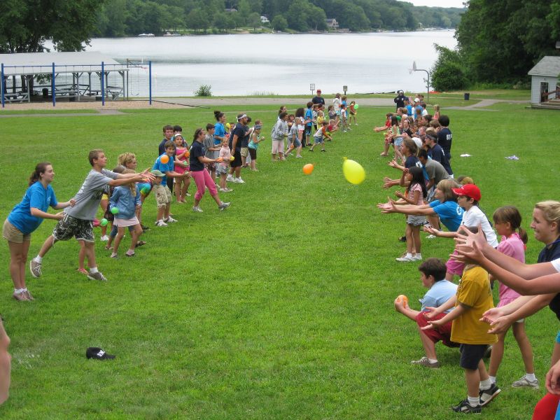 Water Balloon Toss